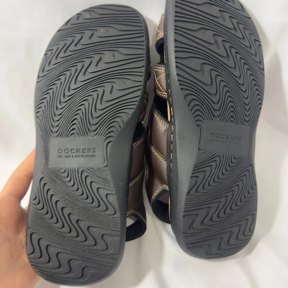 Dockers Mens Fisherman Sandals Brown Adjustable Strap MemoryFoam Comfort Size 8M